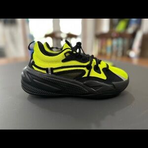 PUMA rs dreamer size 6Y Like New